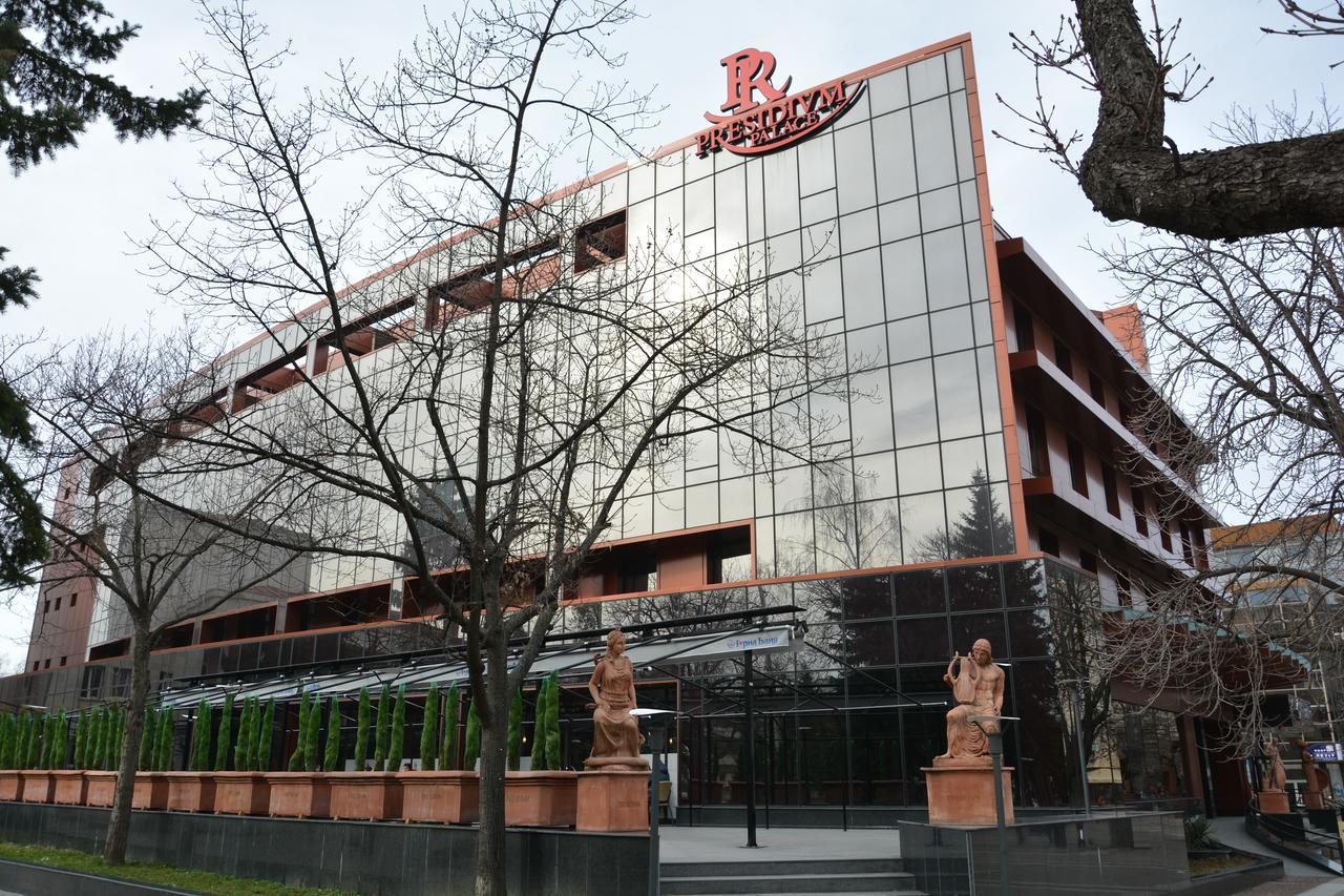 Hotel Presidivm Palace Lovech Exterior photo