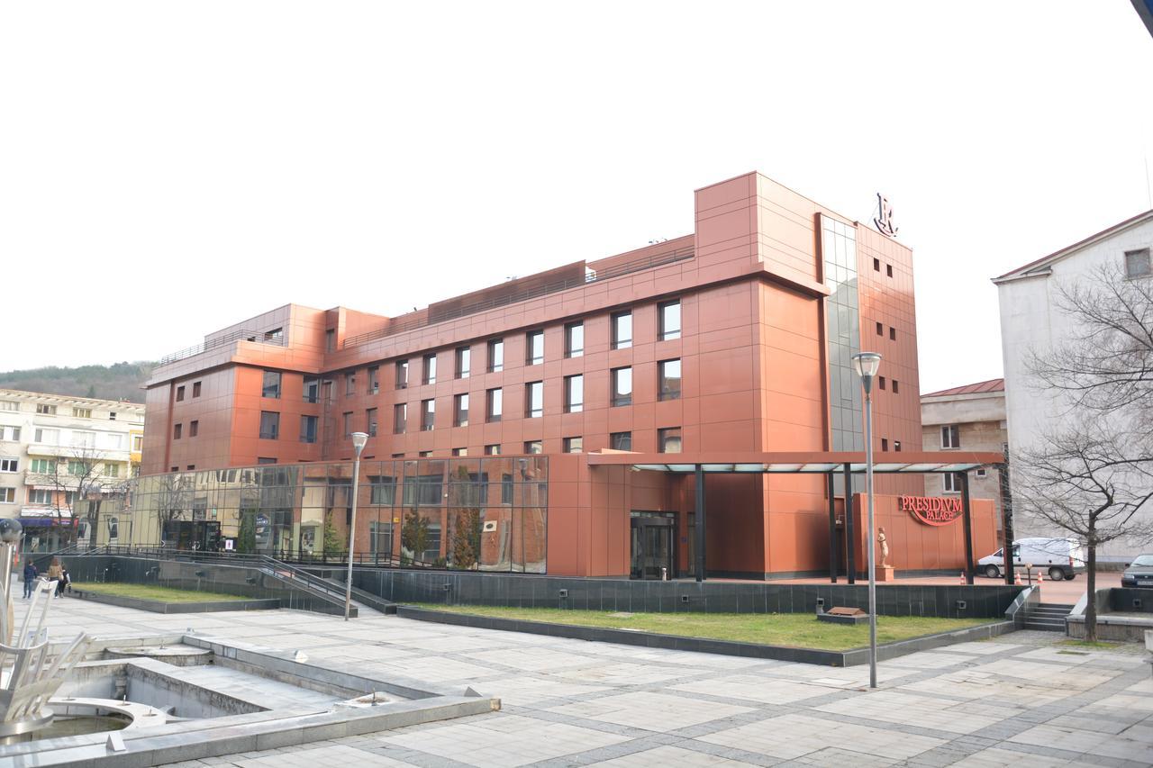 Hotel Presidivm Palace Lovech Exterior photo